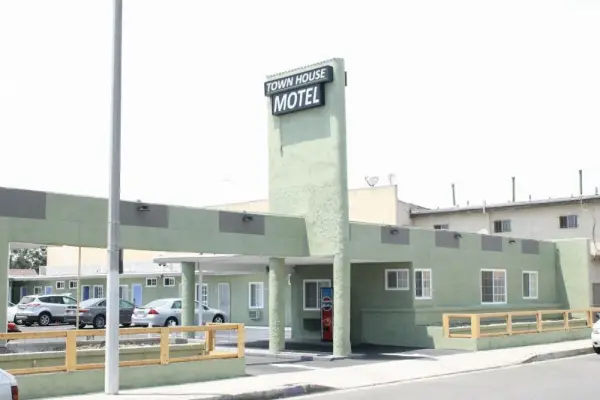 Town House Motel 5